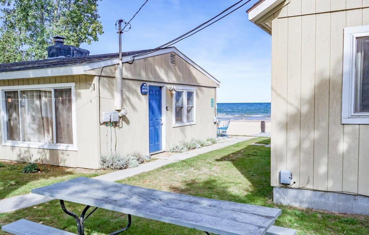 Beach Club Of Oscoda - The Lakeshore Cottage Exterior foto