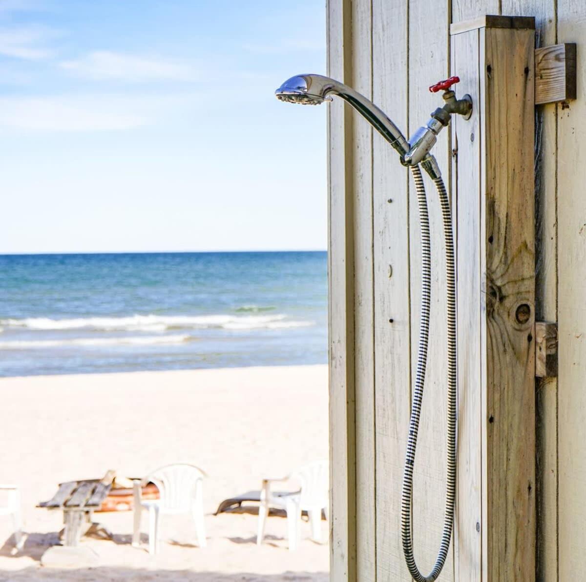 Beach Club Of Oscoda - The Lakeshore Cottage Exterior foto